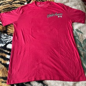 Under Armour Graphic T-shirt!